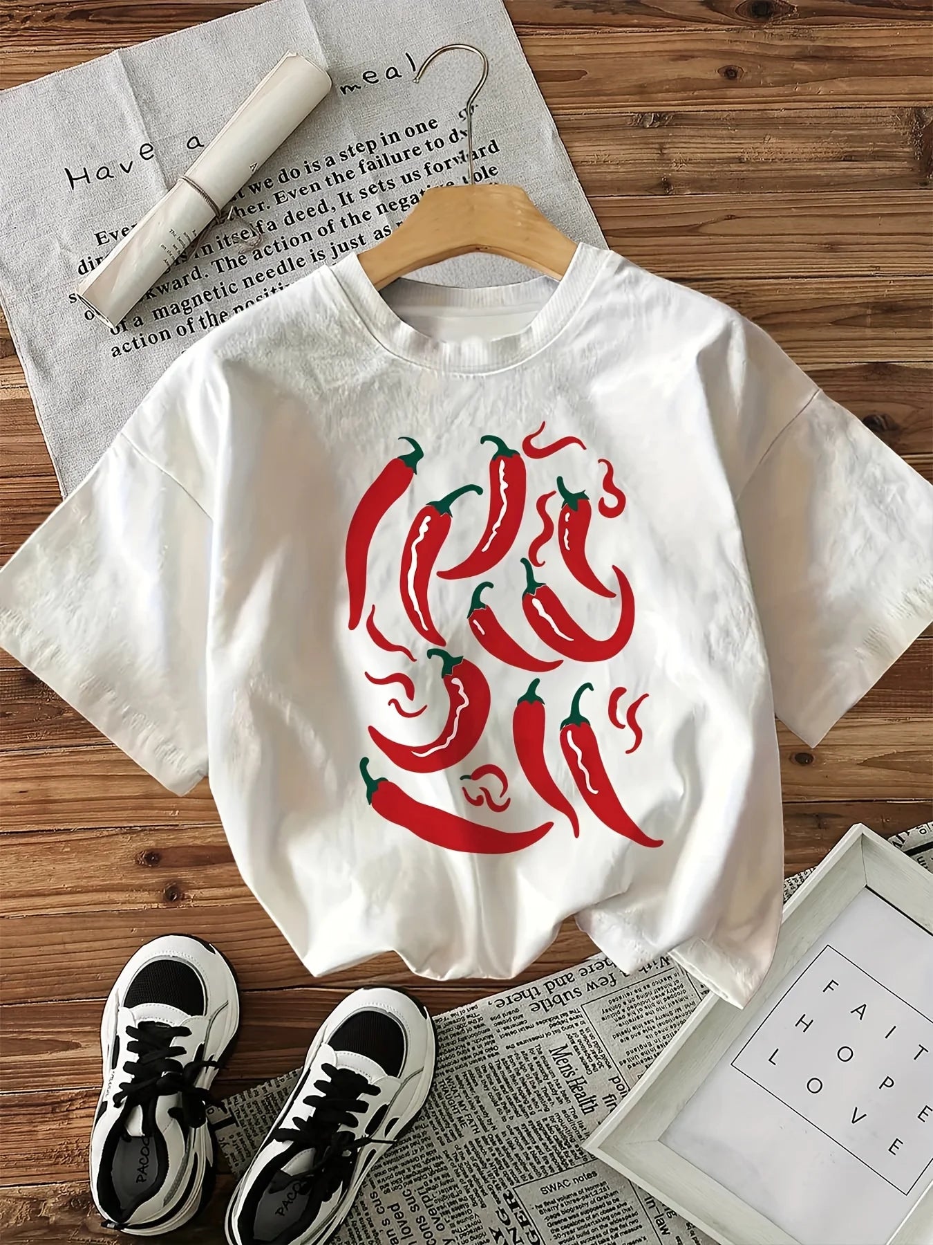 chilli pepper print short-sleeve t-shirt