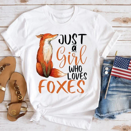 Just A Girl Who Loves Foxes T-shirt